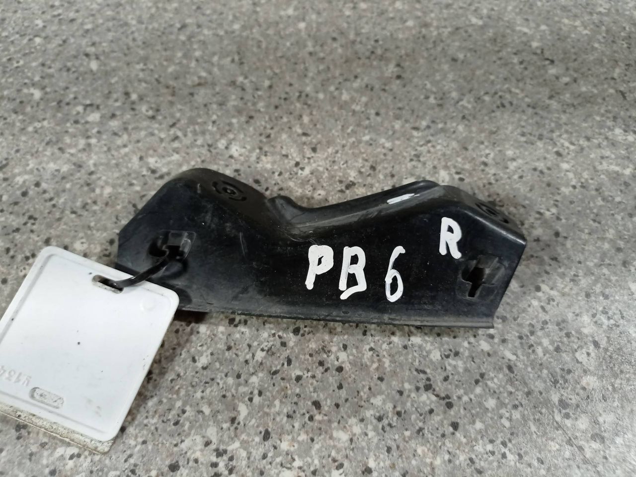 Крепление бампера переднего Volkswagen Passat B6 (2005 - 2010), 3C0807506 - фото №1