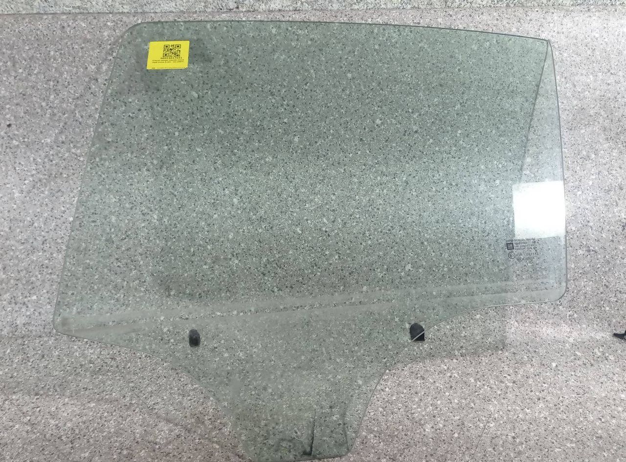 стекло двери задней левой Opel Corsa D 2007, хетчбэк 5 дв. - фото №1