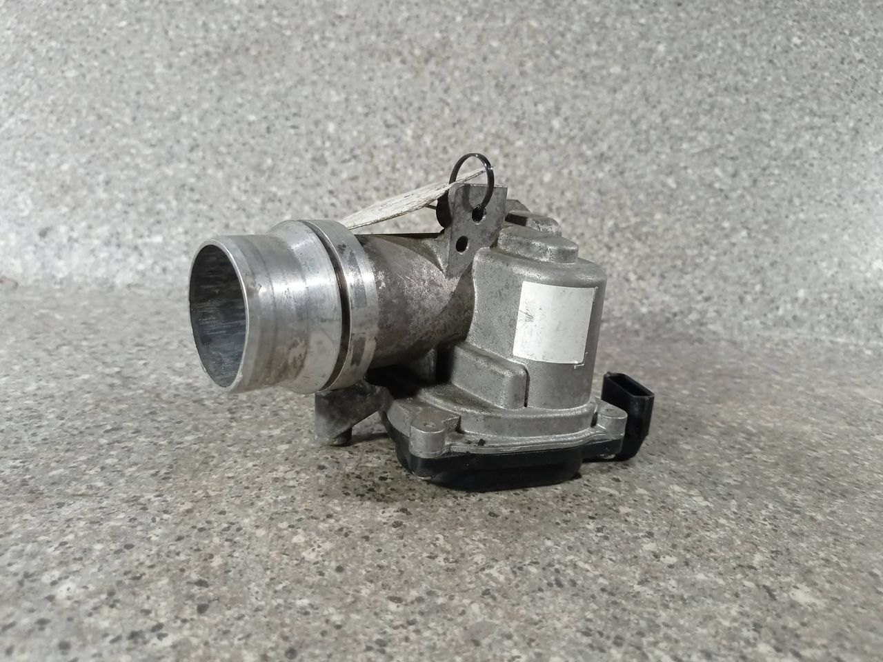 заслонка дроссельная Renault Scenic 3 поколение (2009 - 2012), 1.5 л., DCi, K9K 836, дизель, 6МКПП, 8200614985 - фото №1