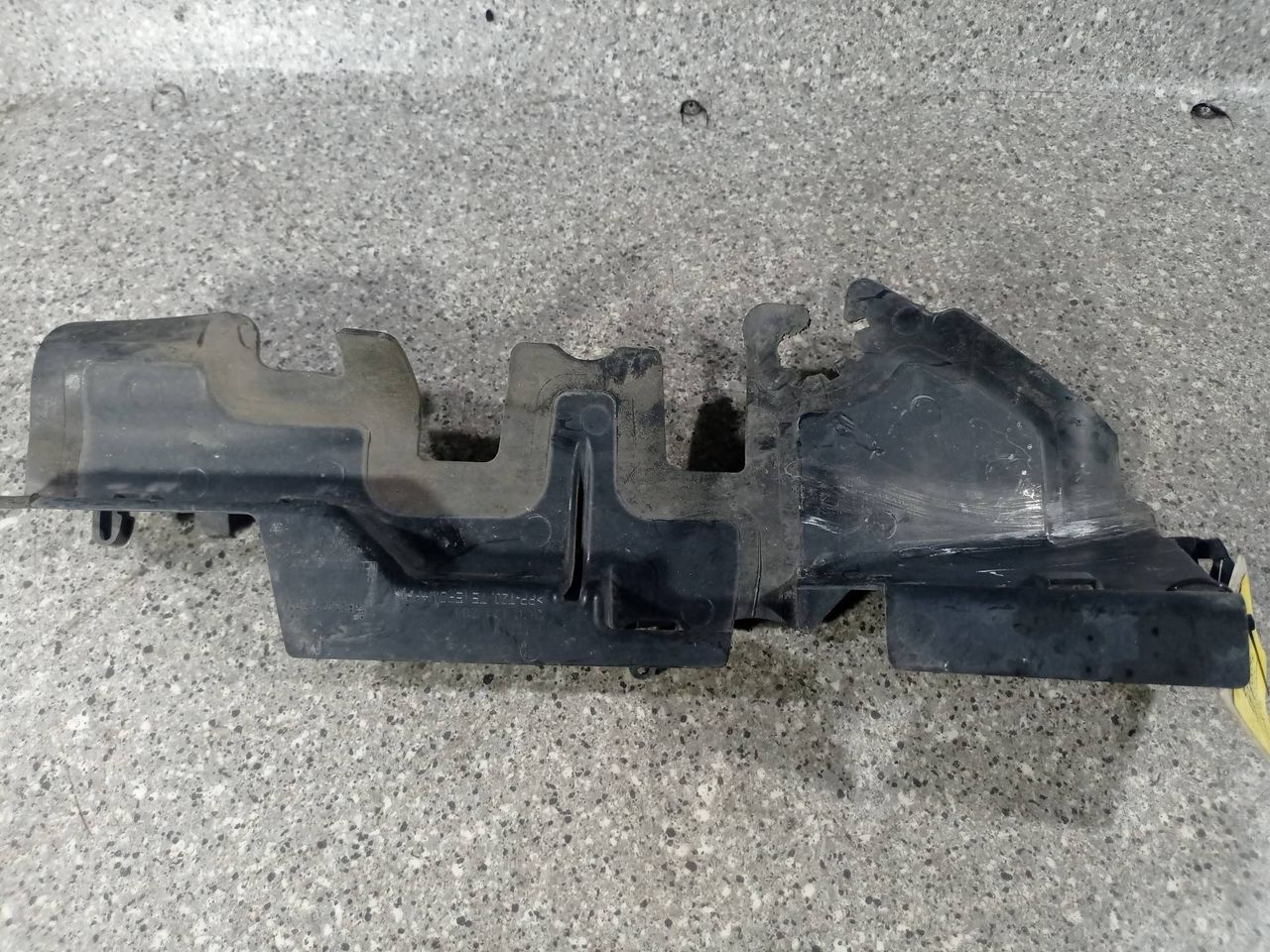 воздуховод (дефлектор) радиатора Volkswagen Passat B6 (2005 - 2010), 3C0121284 - фото №1
