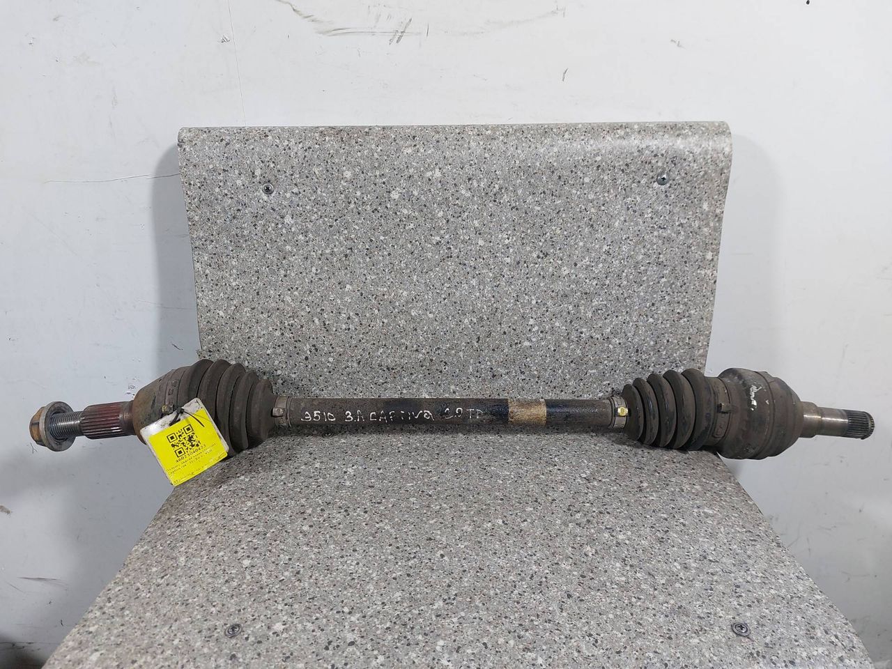 полуось задняя (приводной вал, ШРУС) Chevrolet Captiva 1 поколение (2006 - 2011), 2.0 л., VCDi, полный привод, 96624821 - фото №1