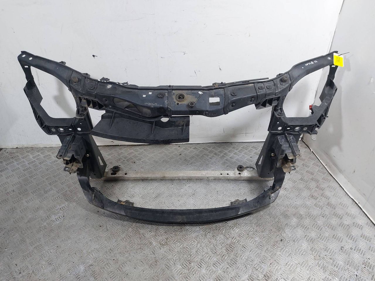 передняя панель крепления облицовки (телевизор) Opel Corsa D (2006 - 2010), 1.3 л., CDTi, 13191106 - фото №1