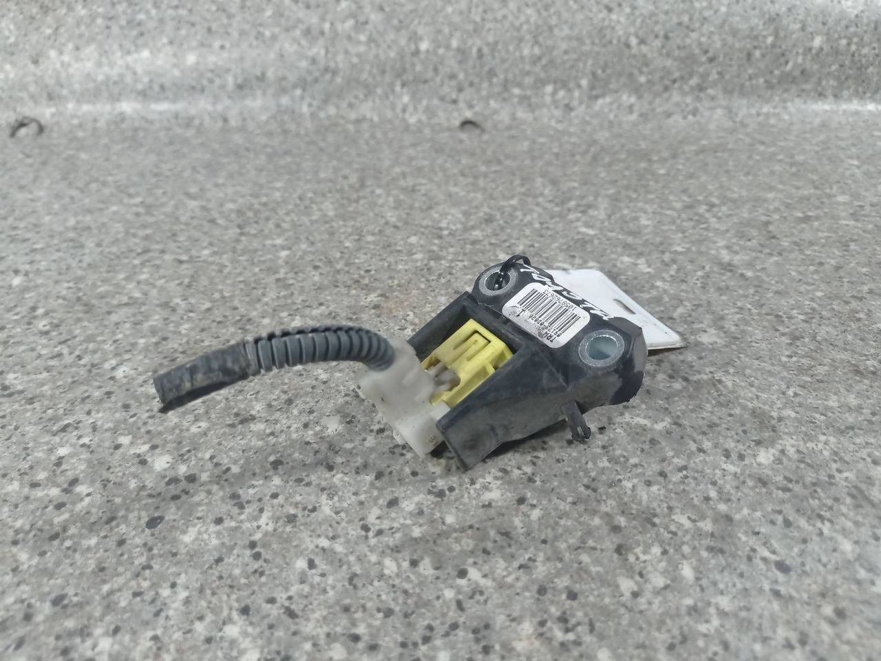датчик удара Toyota Yaris XP9 (2005 - 2009), 1.4 л., дизель, 89173-0D020 - фото №1