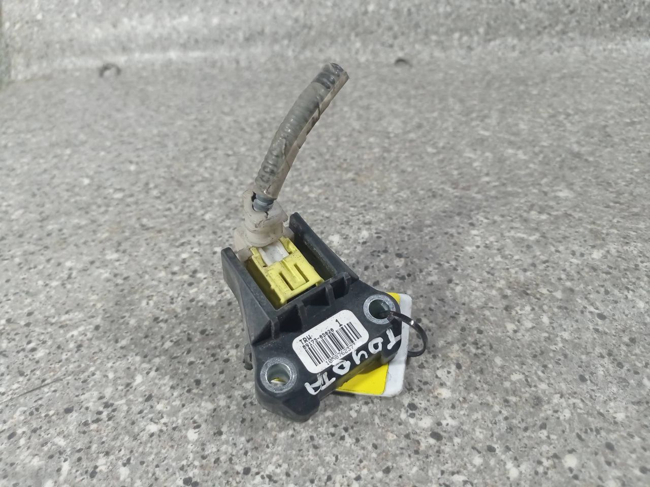 датчик удара Toyota Yaris XP9 (2005 - 2009), 1.4 л., дизель, 89173-0D020 - фото №1