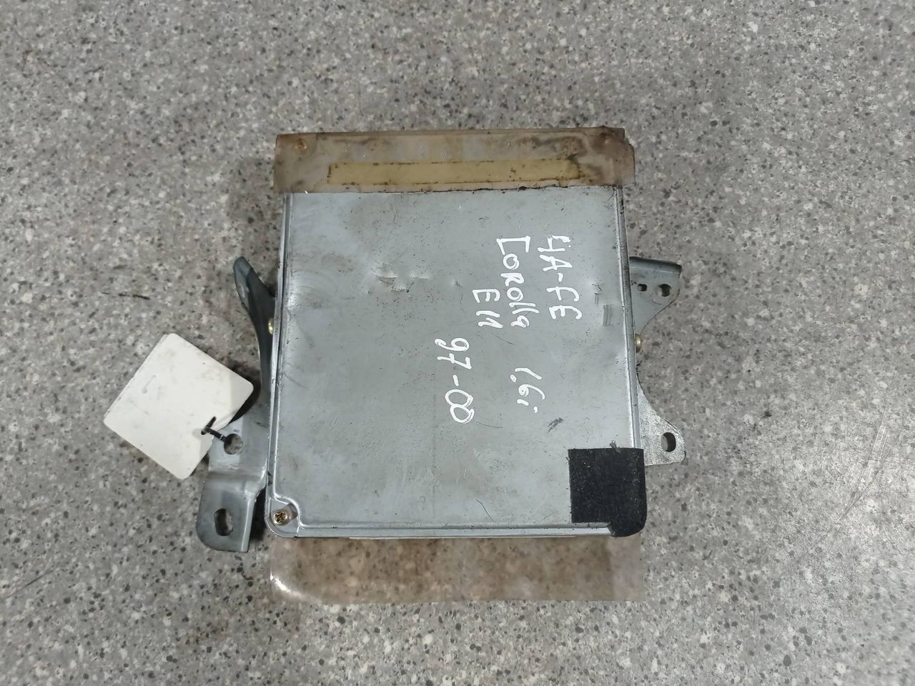 блок управления двигателем Toyota Corolla 8 поколение (E110) (1995 - 2000), 1.6 л., i, 4A-FE, бензин, МКПП, 89661-1A780, 175700-9231 - фото №1