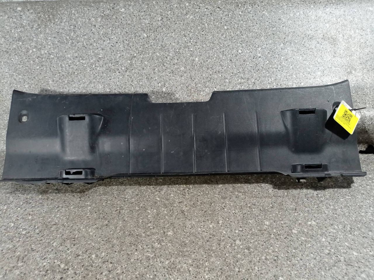 накладка внутренняя на заднюю панель кузова Toyota Yaris XP9 (2005 - 2009), 64716-0D020 - фото №1