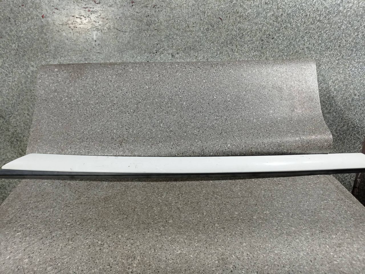 молдинг лобового стекла Citroen C4 Picasso 1 поколение (2006 - 2013), 9654505577 - фото №1