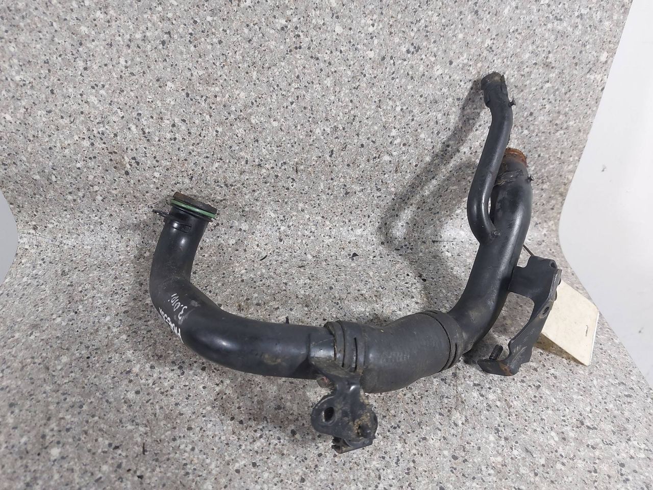 трубка охлаждающей жидкости Volkswagen Phaeton 1 поколение (2002 - 2008), 3.0 л., TDi, BMK, дизель, АКПП, полный привод, 3D0121065EA - фото №1