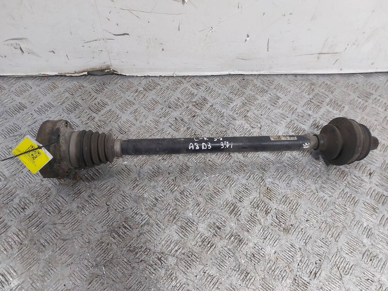 полуось задняя (приводной вал, ШРУС) Audi A8 D3/4E (2002 - 2005), 3.7 л., i, полный привод, 4E0501203C - фото №1