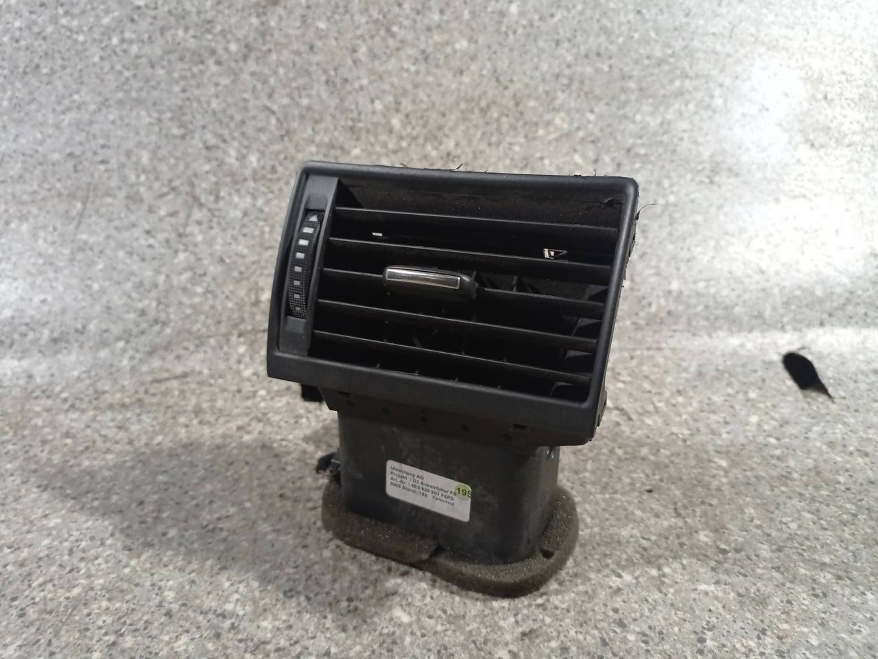 дефлектор обдува салона Audi A8 D3/4E (2002 - 2005), 3.7 л., i, АКПП, полный привод, 4E0820901 - фото №1
