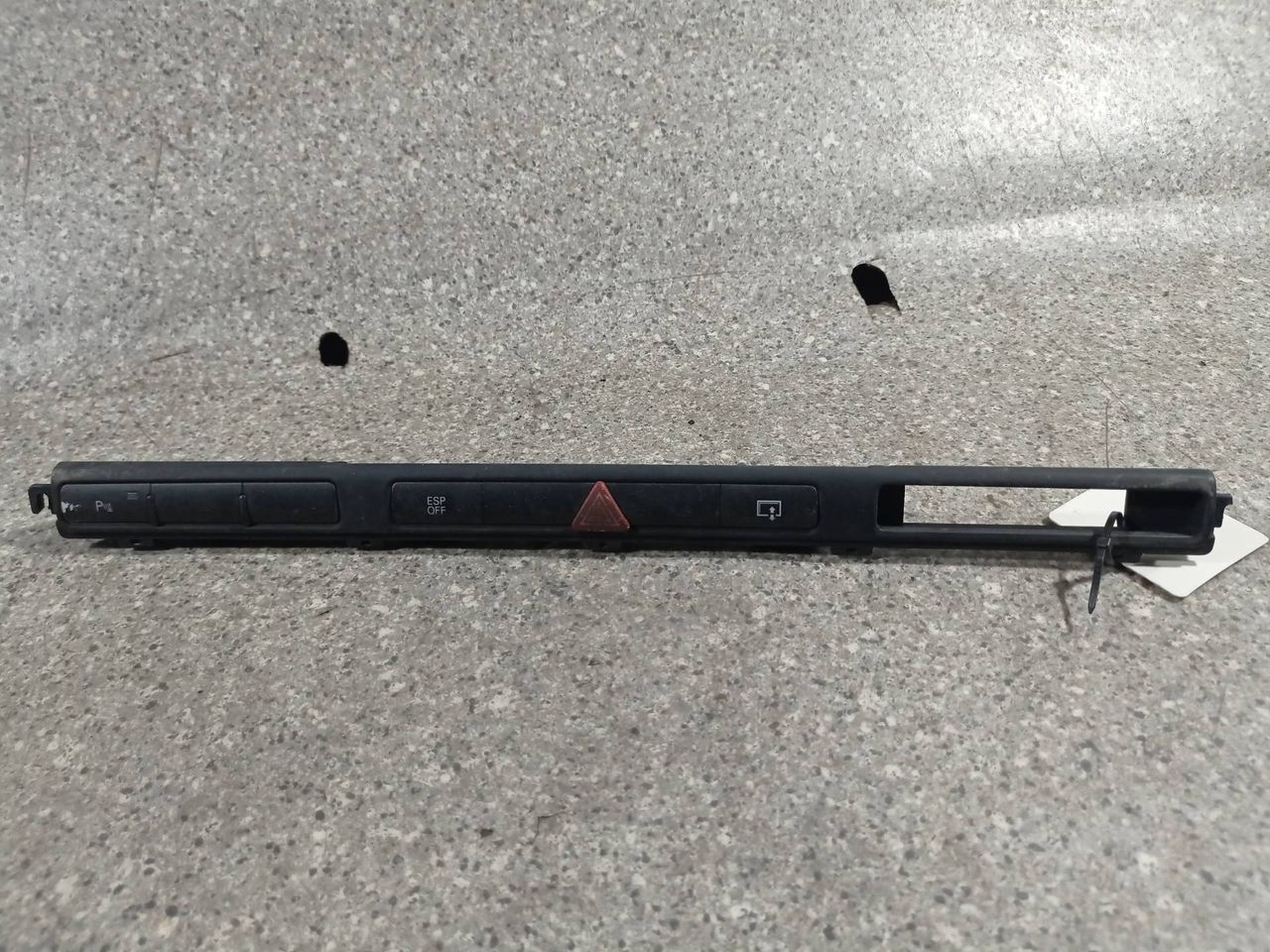 кнопка аварийной сигнализации Audi A8 D3/4E (2002 - 2005), 3.7 л., i, АКПП, полный привод, 4E1927137A - фото №1