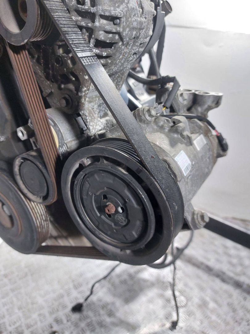 компрессор кондиционера Renault Scenic 3 поколение (2009 - 2012), 1.6 л., i, K4M 858, бензин, 6МКПП, 8200939386-A - фото №1