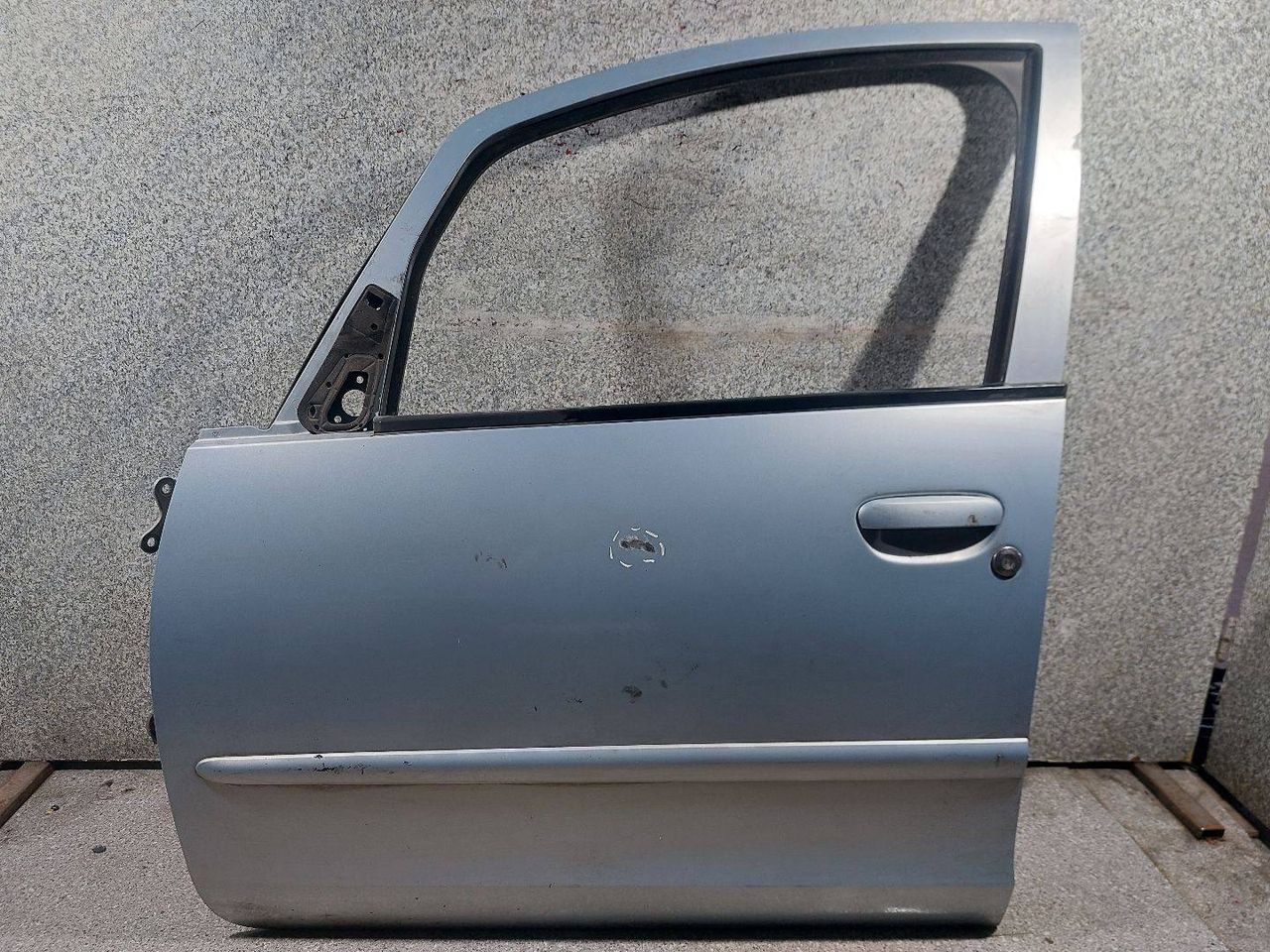 дверь передняя левая Mitsubishi Colt 6 поколение (Z20/Z30) (2002 - 2012), хетчбэк 5 дв. - фото №1