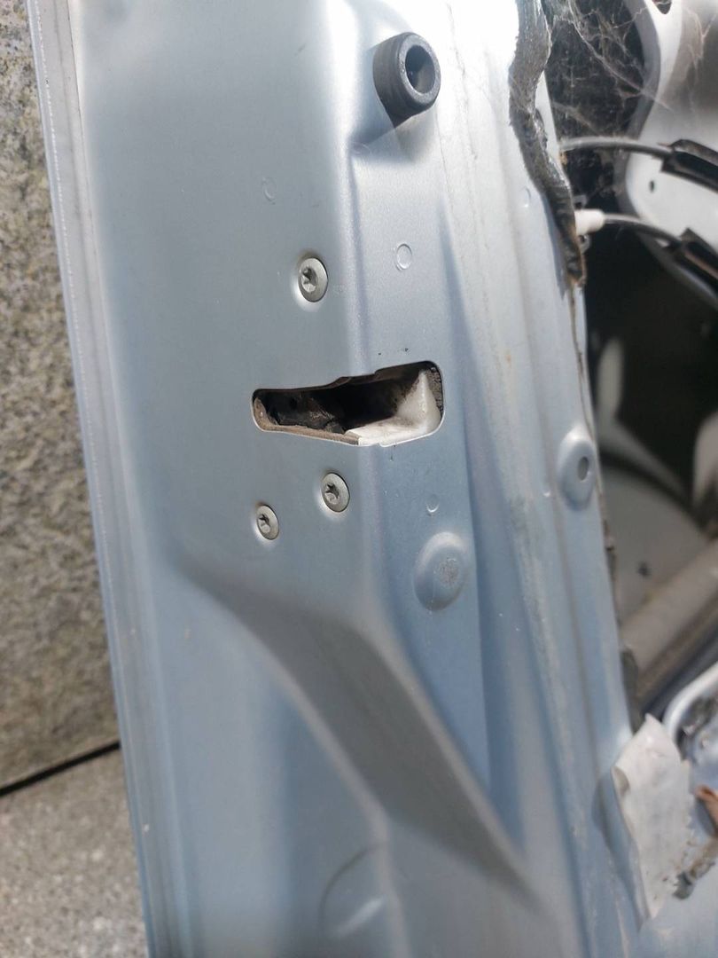 замок двери передней левой Mitsubishi Colt 6 поколение (Z20/Z30) (2002 - 2012), хетчбэк 5 дв. - фото №1