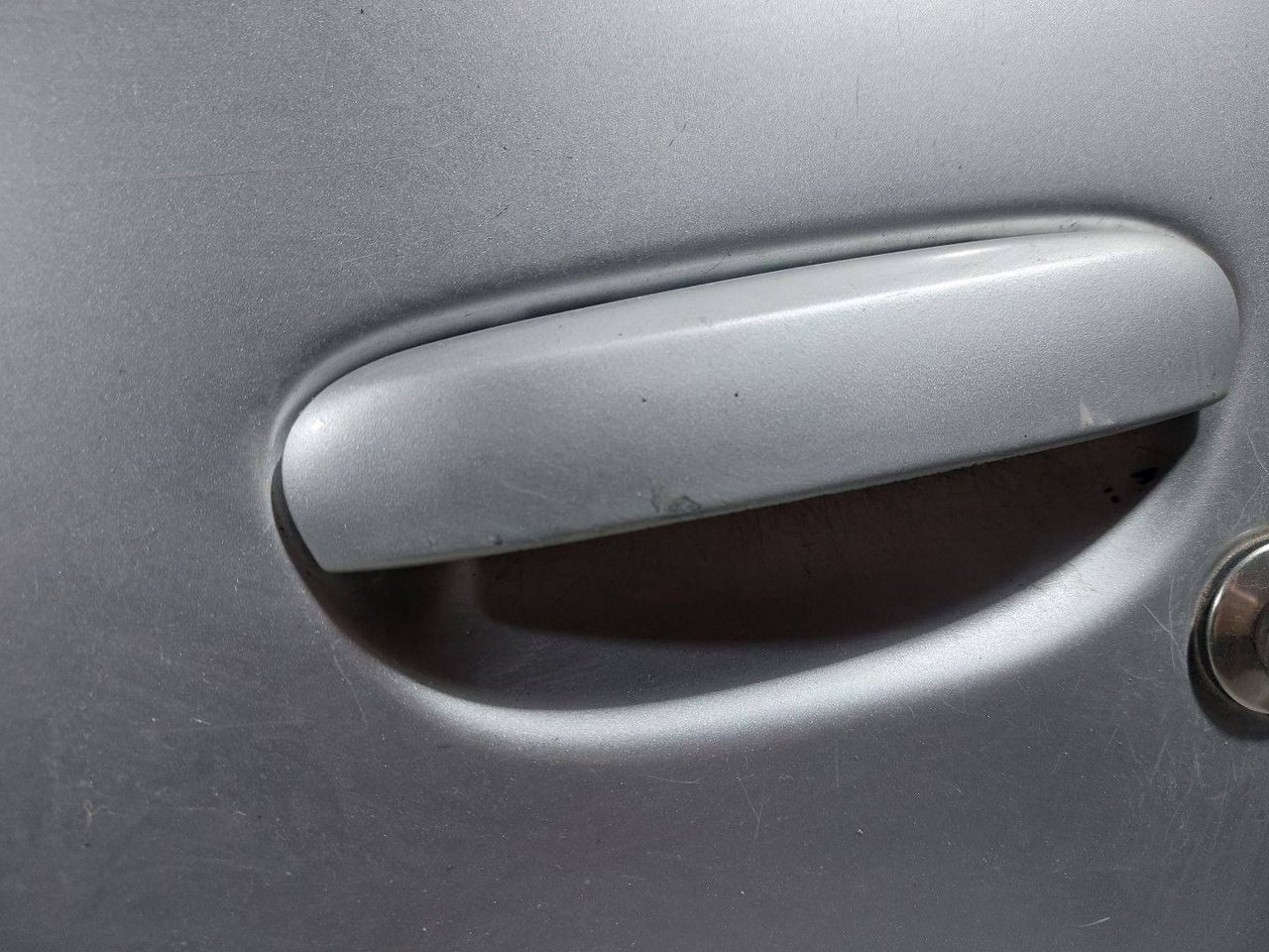ручка наружная Mitsubishi Colt 6 поколение (Z20/Z30) (2002 - 2012), хетчбэк 5 дв. - фото №1