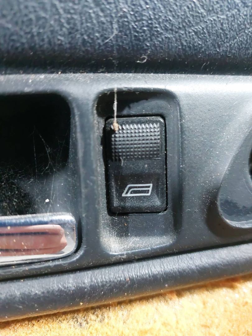 кнопка стеклоподъемника двери задней левой Audi A6 4A/C4 (1994 - 1997) - фото №1
