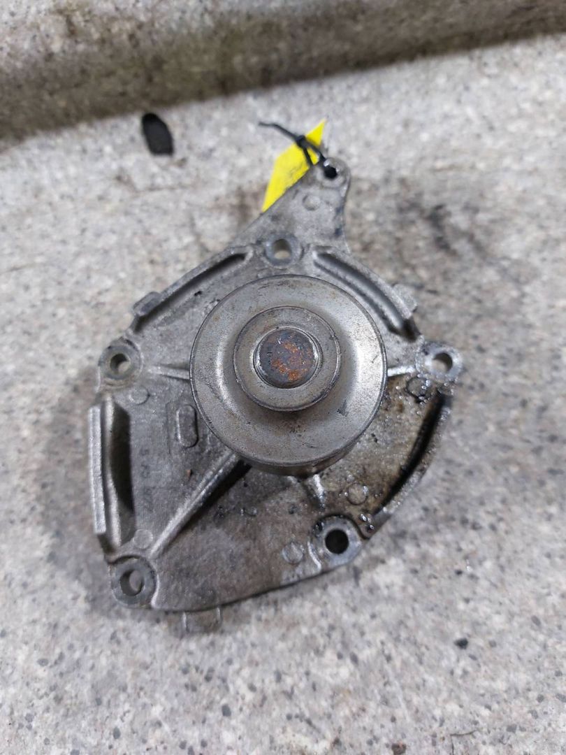 помпа Renault Scenic 2 поколение (2003 - 2006), 1.5 л., DCi, K9K 728, дизель, МКПП - фото №1