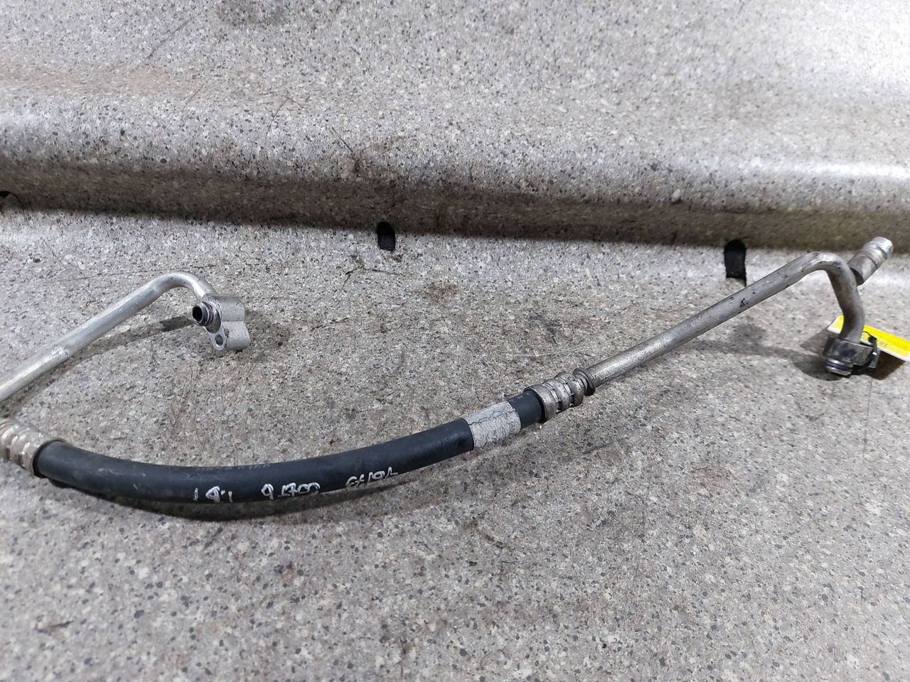 трубка кондиционера Mitsubishi Colt 6 поколение (Z20/Z30) (2002 - 2012), 1.3 л., i, МКПП, 52681-1250, 7515A438 - фото №1