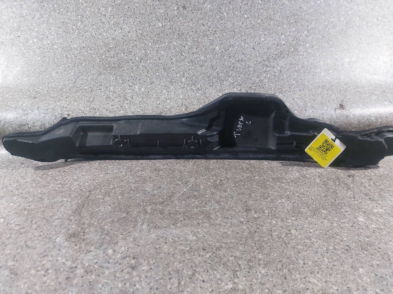 пыльник переднего крыла Toyota Verso 1 поколение (2009 - 2013), 2.0 л., D-4D, МКПП, 53828-0F020 - фото №1