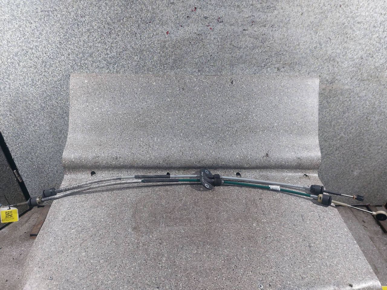 трос кулисы КПП Ford Kuga 1 поколение (2008 - 2013), 2.0 л., TDCi, G6DG, дизель, 6МКПП, полный привод, 8V4R7E395LA - фото №1