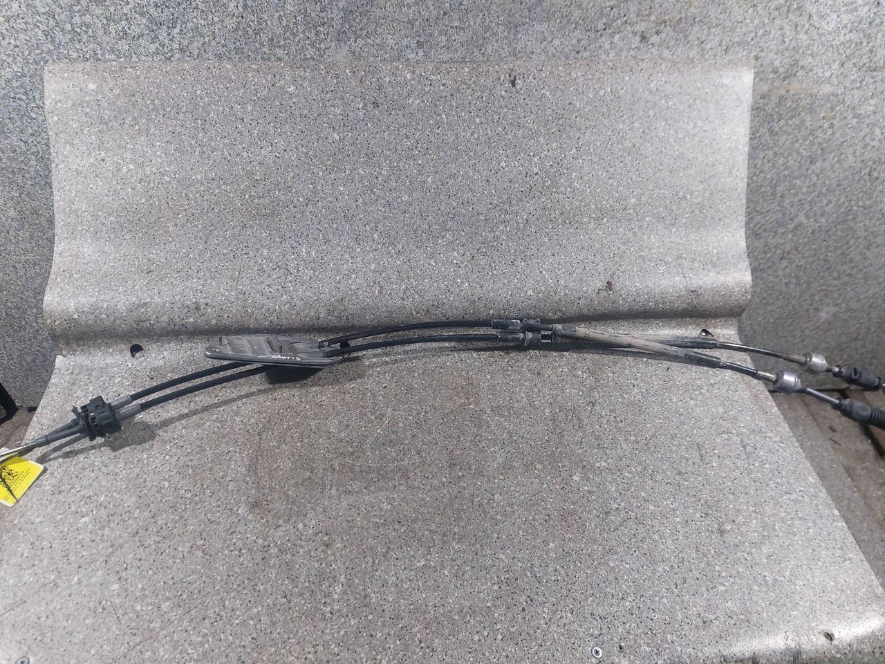 трос кулисы КПП Toyota Auris 1 поколение (2006 - 2009), 2.0 л., D-4D, МКПП - фото №1