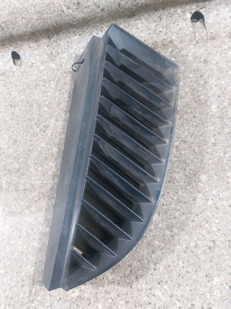 решетка радиатора Mitsubishi Colt 6 поколение (Z20/Z30) 2005, MN127774 - фото №1