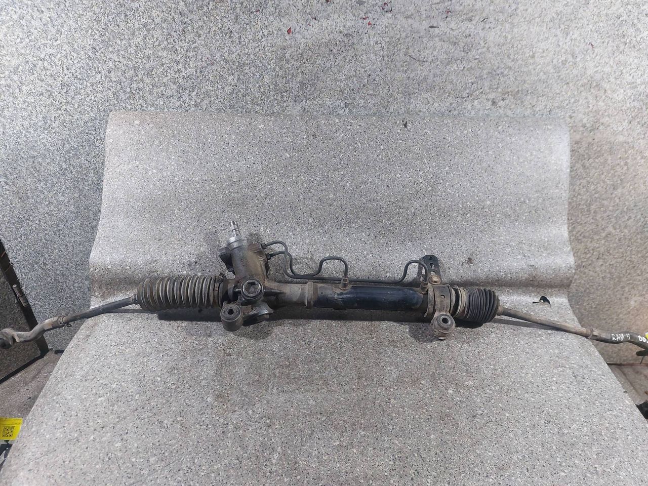 рулевая рейка Toyota RAV4 2 поколение (XA20) (2000 - 2003) - фото №1