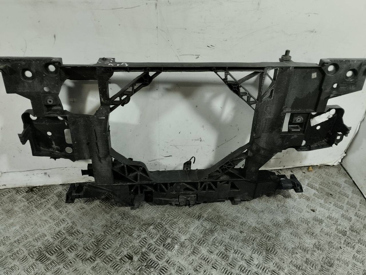 передняя панель крепления облицовки (телевизор) Renault Scenic 3 поколение (2009 - 2012), 1.6 л., i, 752100007R--A - фото №1