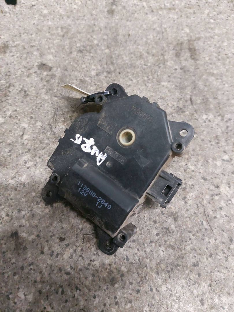 моторчик заслонки печки Toyota Auris 1 поколение (2006 - 2009), хетчбэк 5 дв., 113800-2840 - фото №1