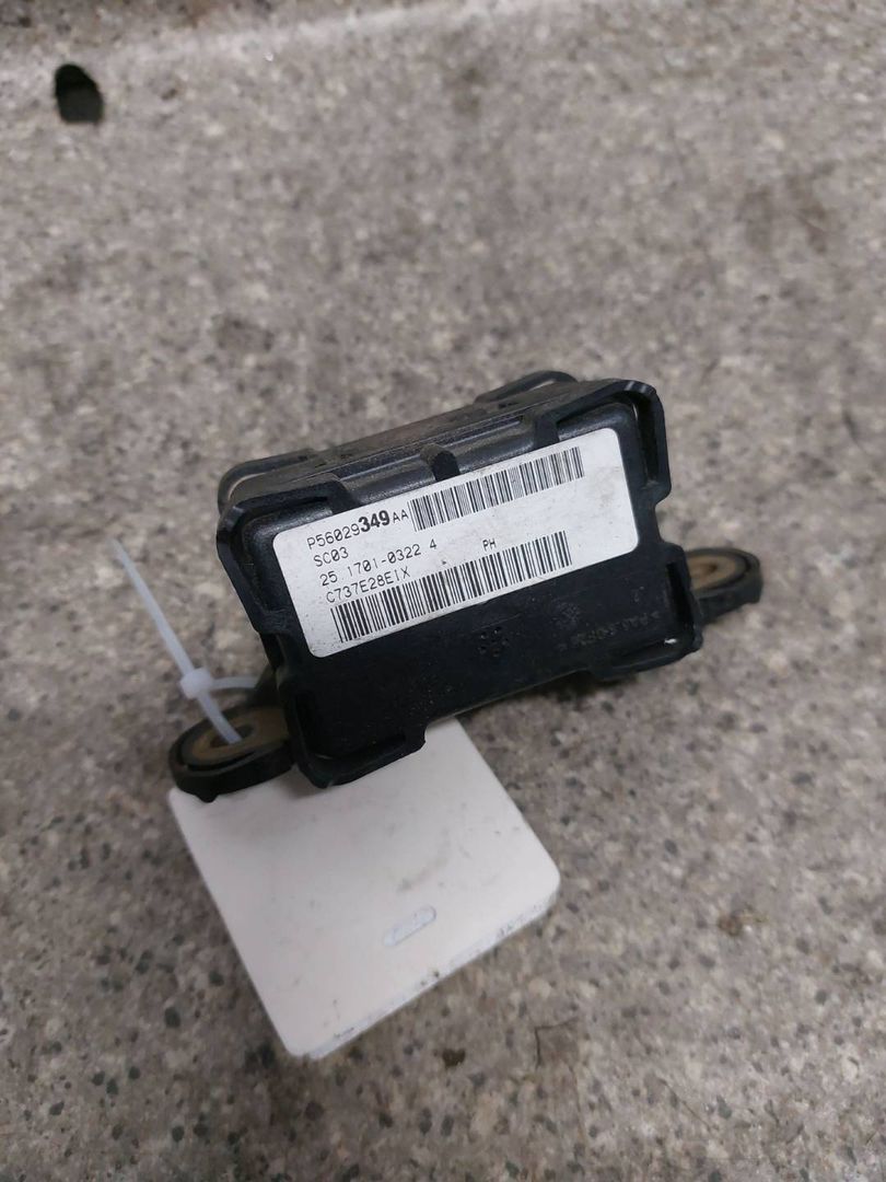 датчик ускорения Dodge Nitro 1 поколение (2007 - 2010), 2.8 л., CRD, VM52C, дизель, АКПП, полный привод - фото №1