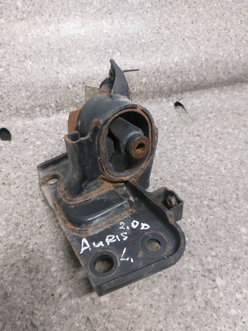 подушка крепления двигателя Toyota Auris 1 поколение (2006 - 2009), 2.0 л., D-4D, МКПП - фото №1