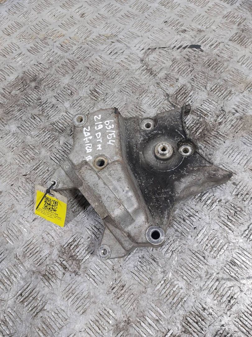 кронштейн двигателя Opel Zafira 2 поколение (B) (2005 - 2008), 1.9 л., CDTi, Z19DTH, дизель, 55210531 - фото №1