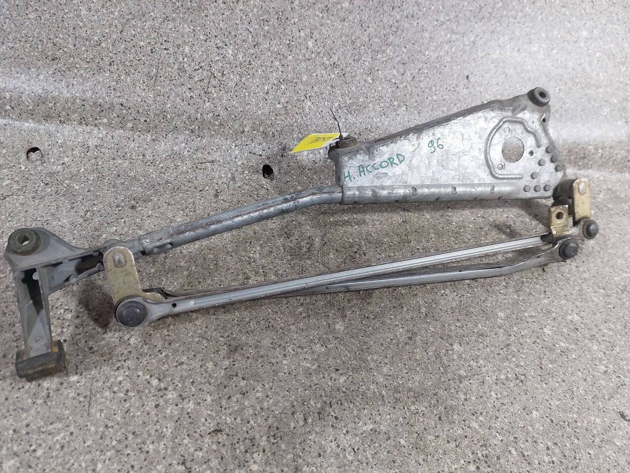 механизм стеклоочистителя (трапеция дворников) Honda Accord 5 поколение (1993 - 1996), седан - фото №1