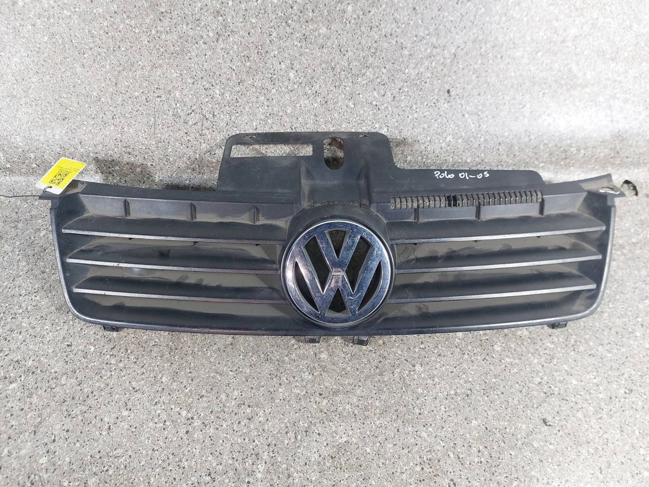 решетка радиатора Volkswagen Polo 4 поколение (2001 - 2005), хетчбэк 5 дв., 6Q0853651C - фото №1