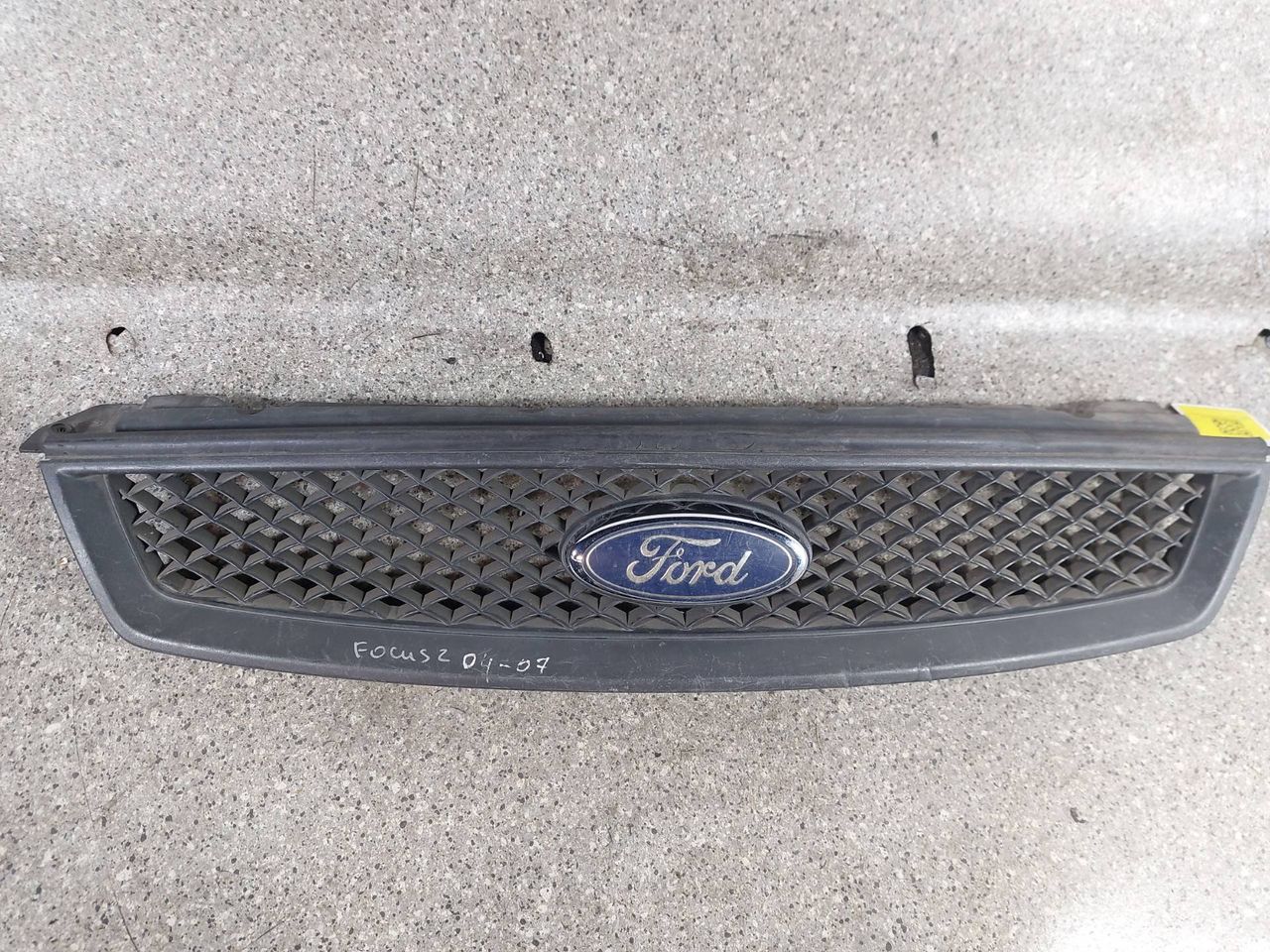 решетка радиатора Ford Focus 2 поколение (2004 - 2008) - фото №1