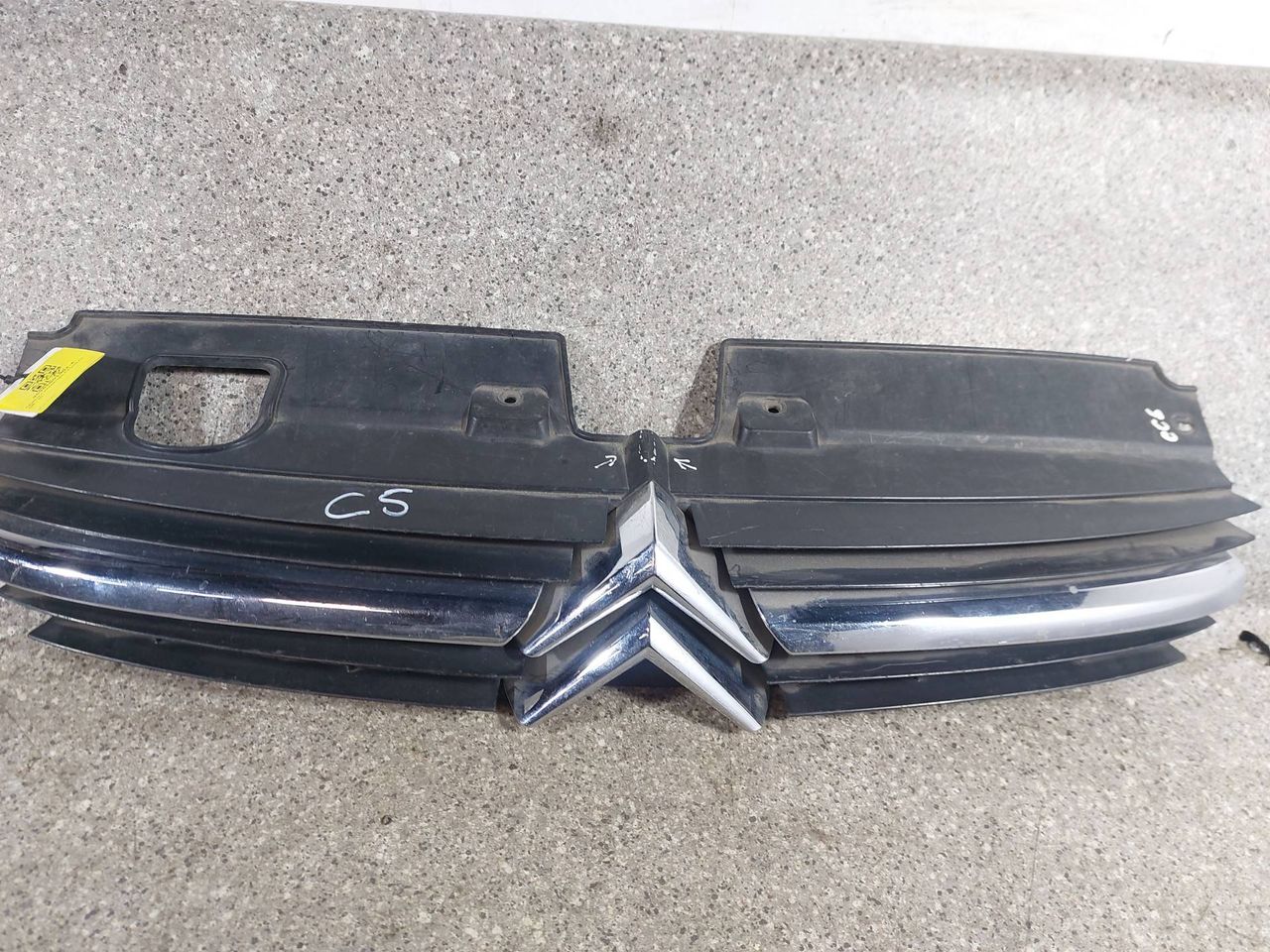 решетка радиатора Citroen C5 1 поколение (2000 - 2004), 9636751980 - фото №1