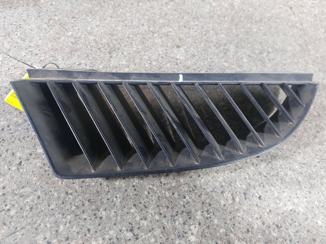 решетка радиатора Mitsubishi Colt 6 поколение (Z20/Z30) 2005, MN127774 - фото №1
