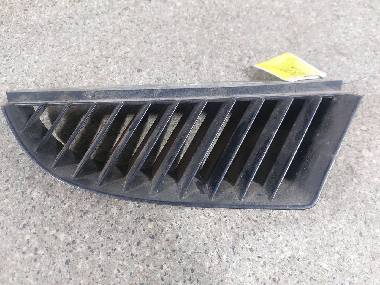 решетка радиатора Mitsubishi Colt 6 поколение (Z20/Z30) 2005, MN127774 - фото №1