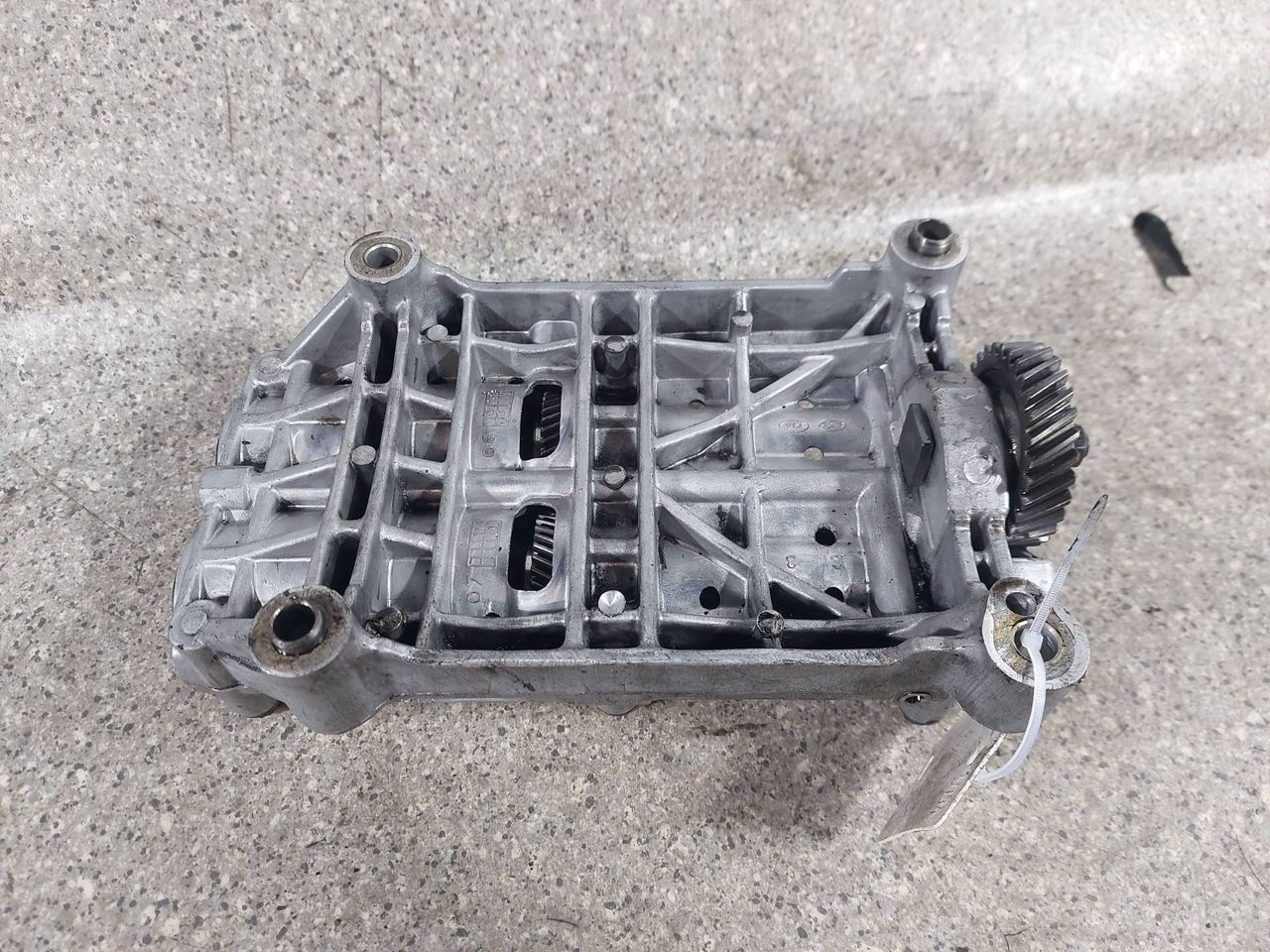 вал балансирный Hyundai Santa Fe 2 поколение (CM) (2005 - 2010), 2.2 л., CRDi, D4EB, дизель, МКПП, полный привод - фото №1