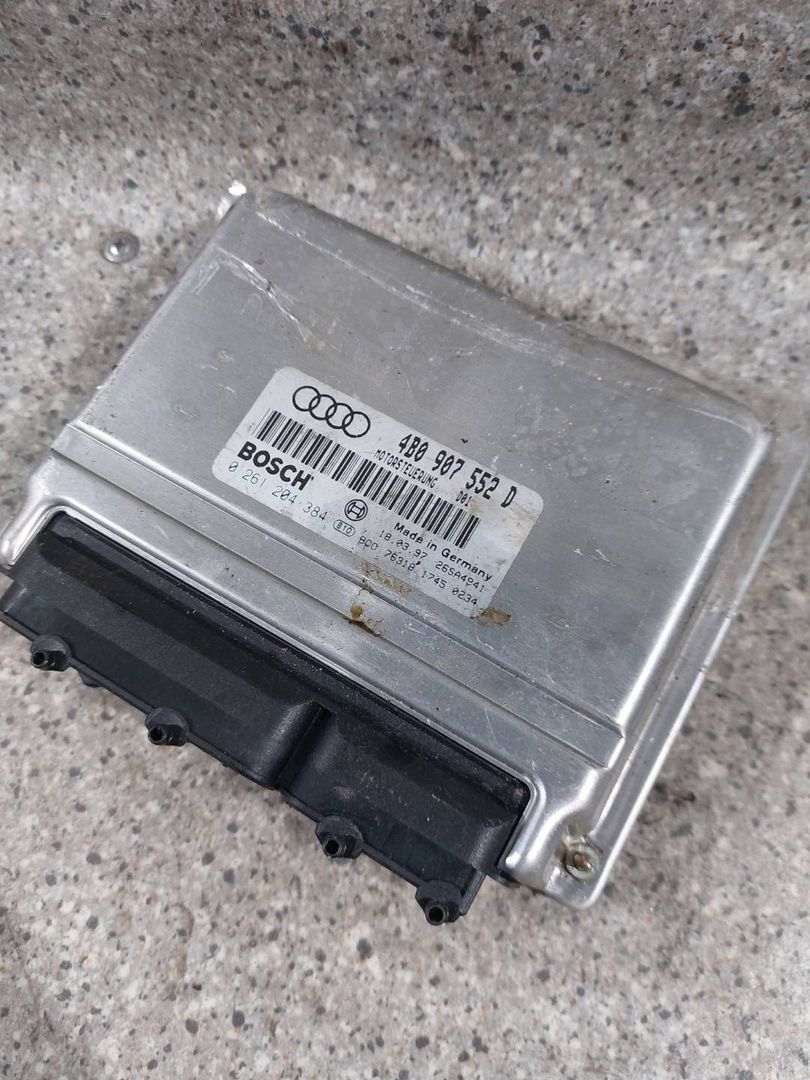 блок управления двигателем Audi A6 4B/C5 (1997 - 2001), 2.4 л., i, AGA, бензин, АКПП, передний привод, 4B0907552D, 0261204384 - фото №1