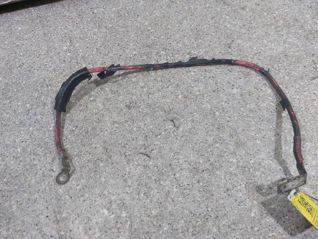 плюсовой провод аккумулятора Renault Megane 2 поколение (2002 - 2006), 1.9 л., DCi, F9Q 800, дизель, 6МКПП - фото №1