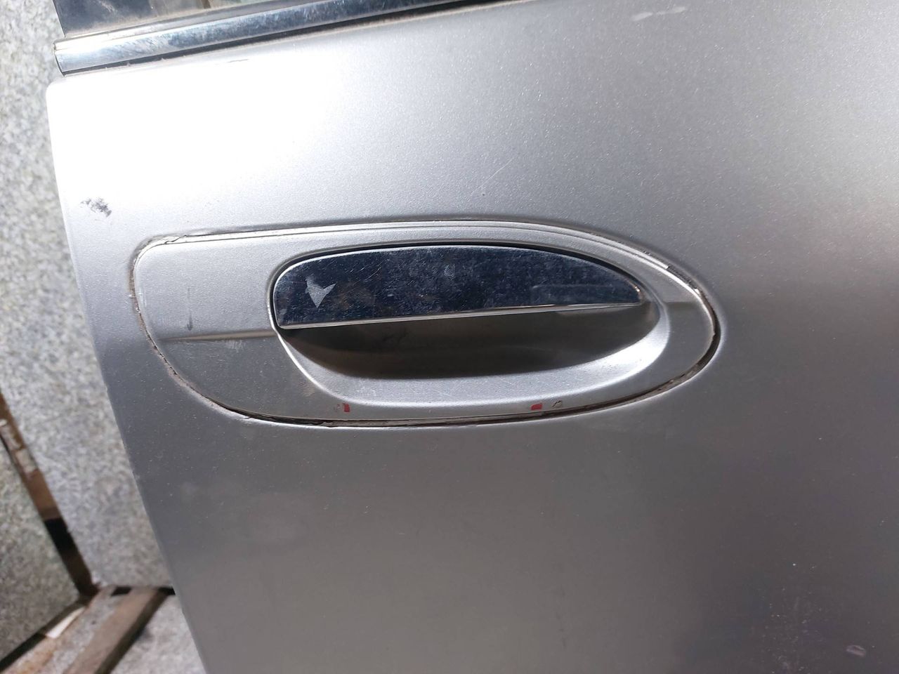 ручка наружная Nissan Maxima A33 (2000 - 2005) - фото №1