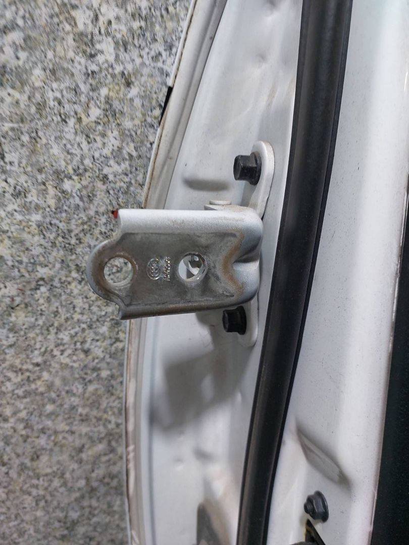 петля двери Hyundai i30 GD (2012 - 2015), хетчбэк 5 дв. - фото №1