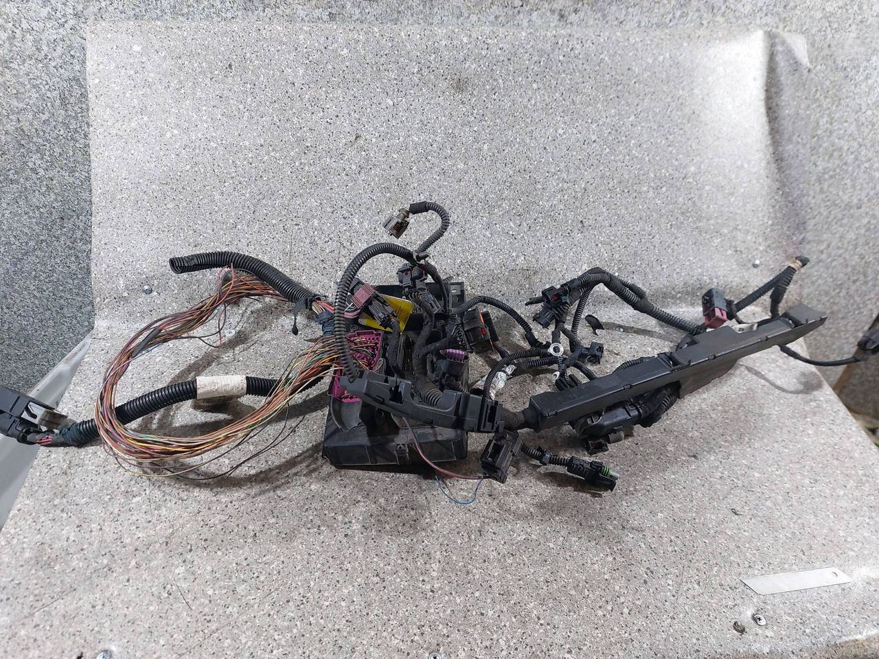 проводка двигателя Opel Astra H (2004 - 2007), 1.6 л., i, Z 16 XEP, бензин, 5МКПП, 55559237, 13206751 - фото №1