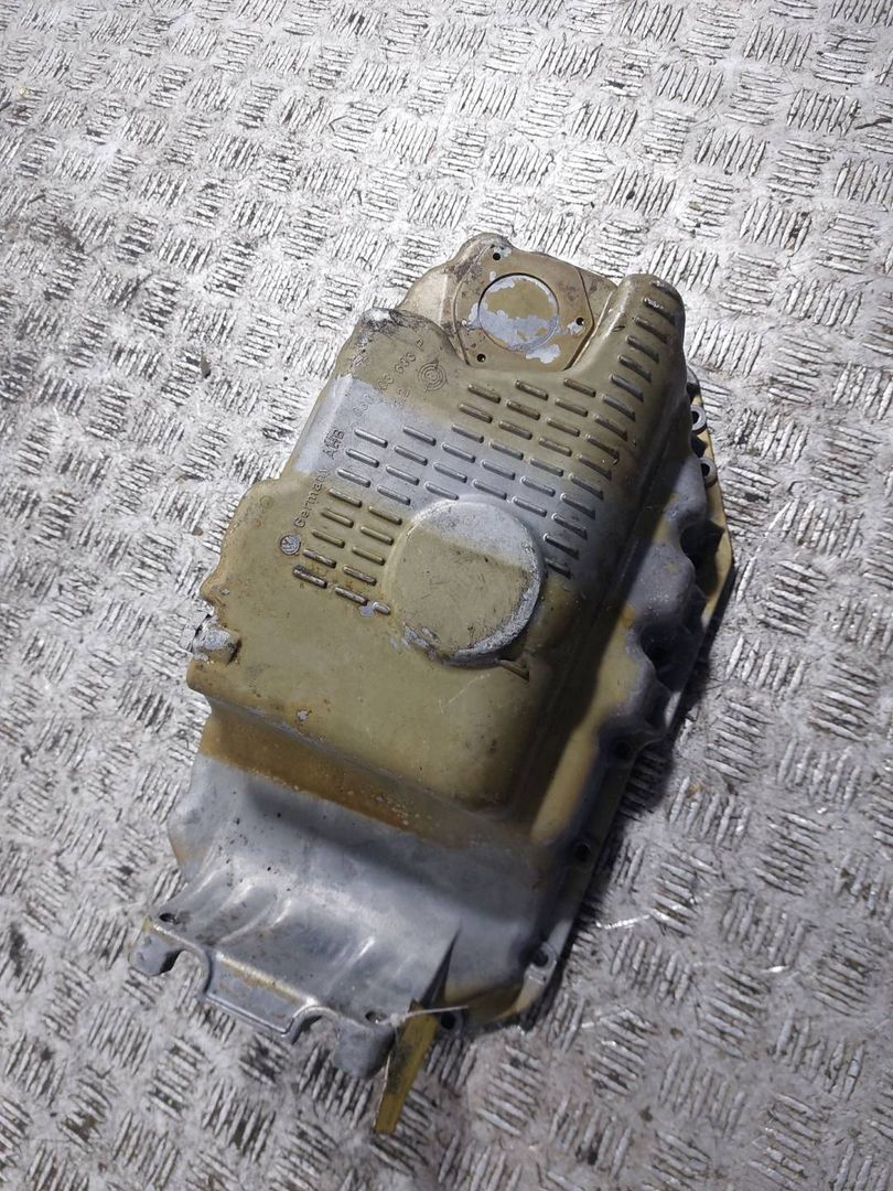 масляный поддон Volkswagen Golf 4 поколение (1997 - 2006), 1.4 л., i, AKQ, бензин, 5МКПП, 030103603P - фото №1