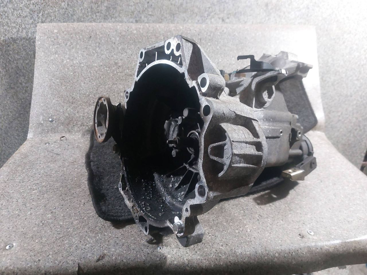 КПП механическая (МКПП) Volkswagen Golf 4 поколение (1997 - 2006), 1.6 л., i, AZD, бензин, 5МКПП, ERT - фото №1