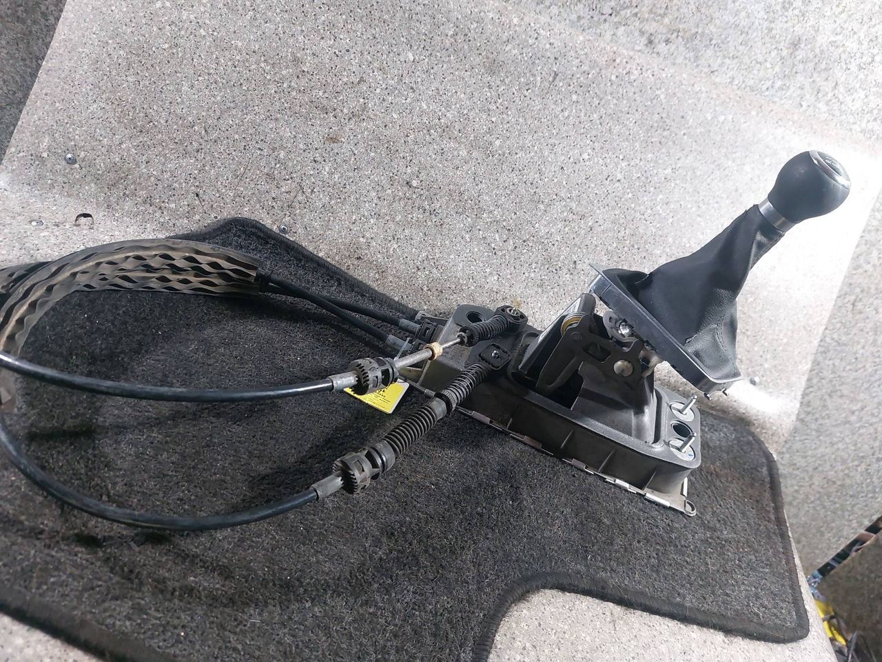 кулиса Volkswagen Passat B6 (2005 - 2010), 2.0 л., TDi, дизель, МКПП, 1K0711061B, 3C0711265AC, 3C0711266L, 3C0711049AE - фото №1