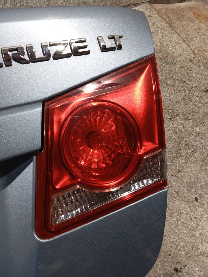 фонарь крышки багажника правый Chevrolet Cruze 1 поколение (2009 - 2012), седан - фото №1