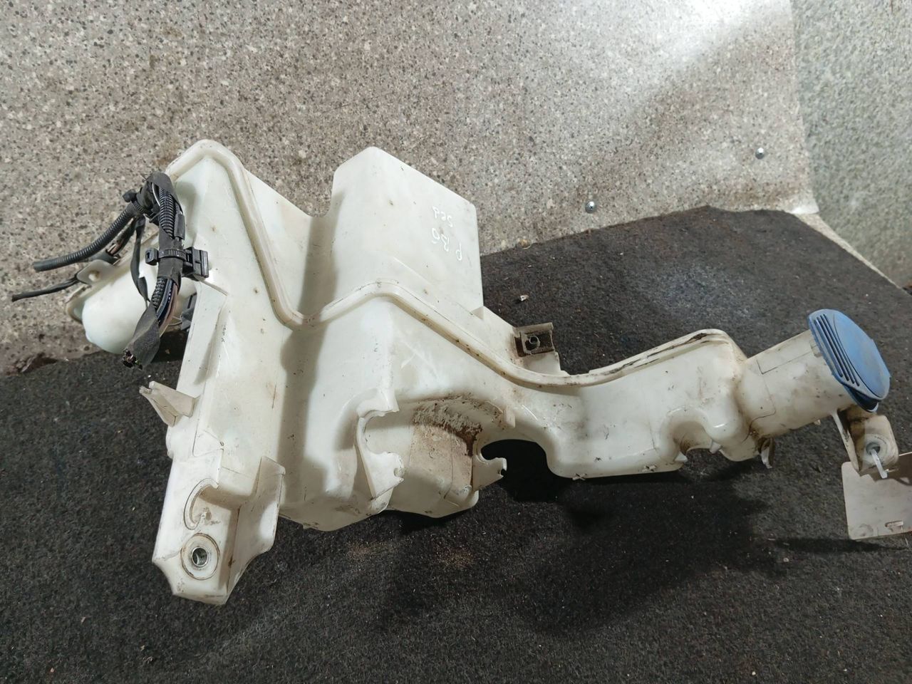 бачок омывателя Volkswagen Passat B6 (2005 - 2010), 3C0955453P, 3C0955453Q - фото №1