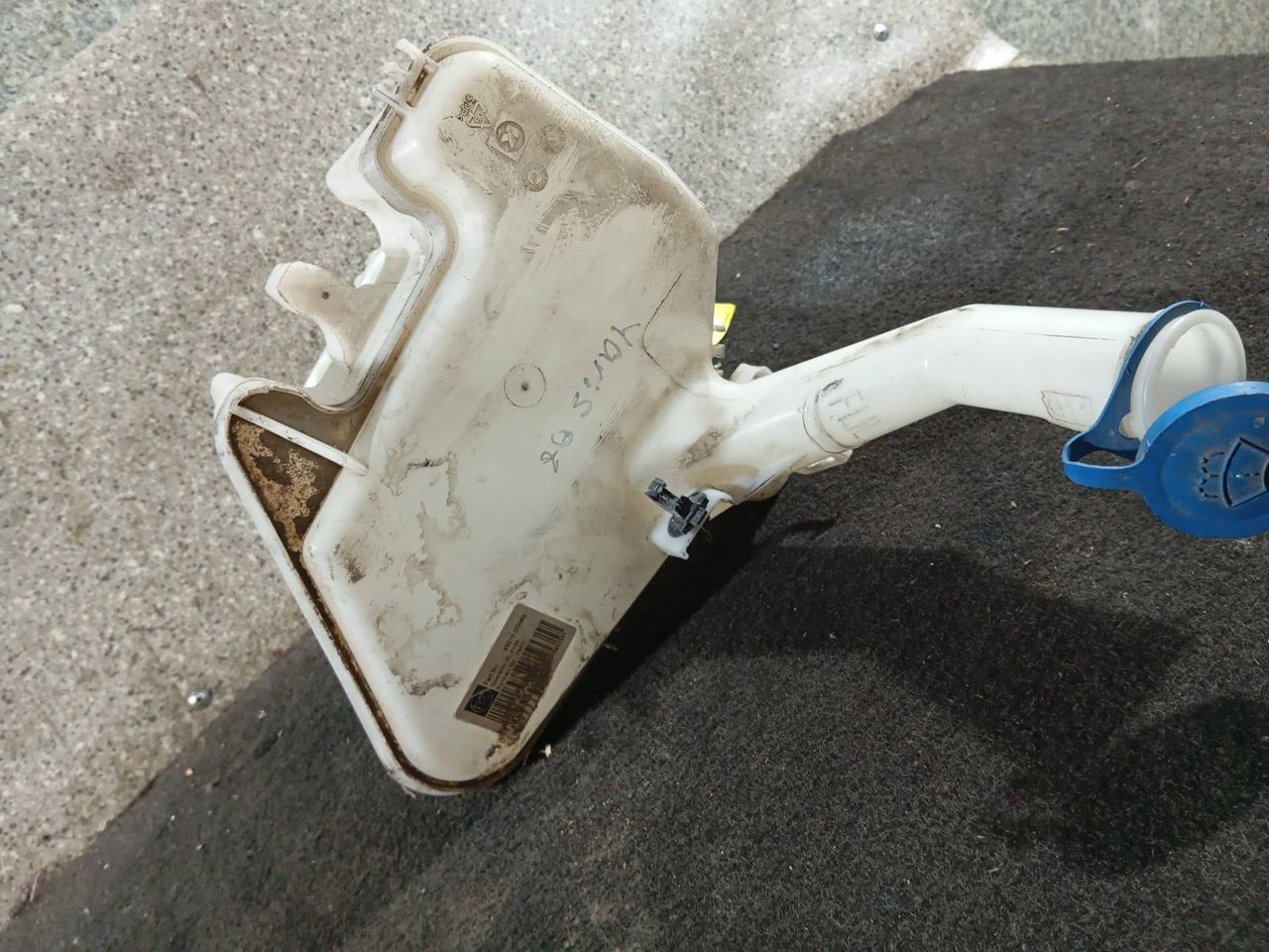 бачок омывателя Toyota Yaris XP9 (2005 - 2009), 85310-0D060 - фото №1